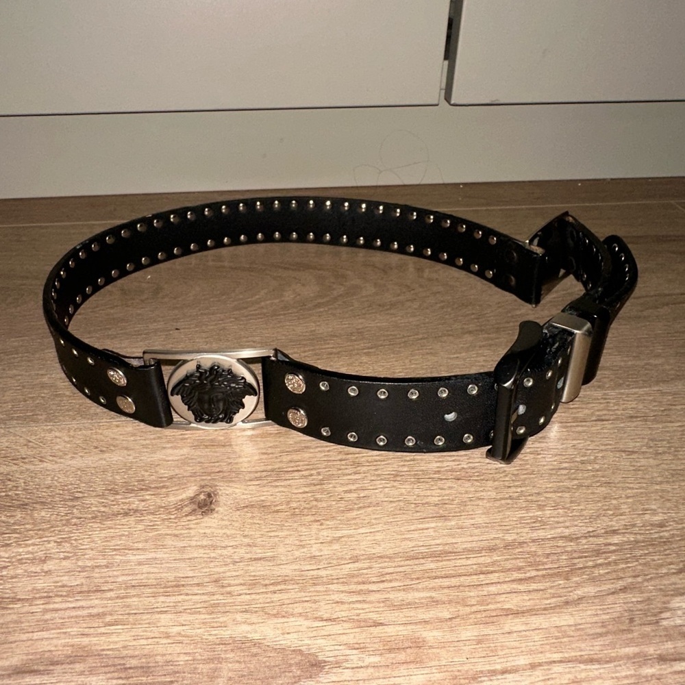 Gianni Versace Vintage Medusa Black Leather Belt with Silver Accents size 30 - Picture 11 of 13